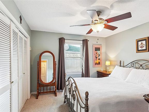 5th image of 808 Holyoke Pl