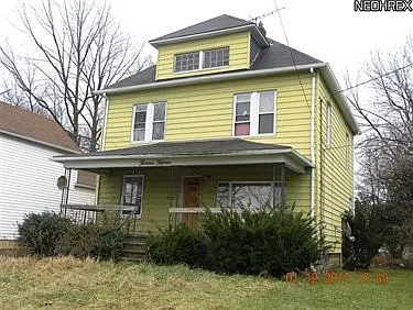 1315 W 19th St photo 1