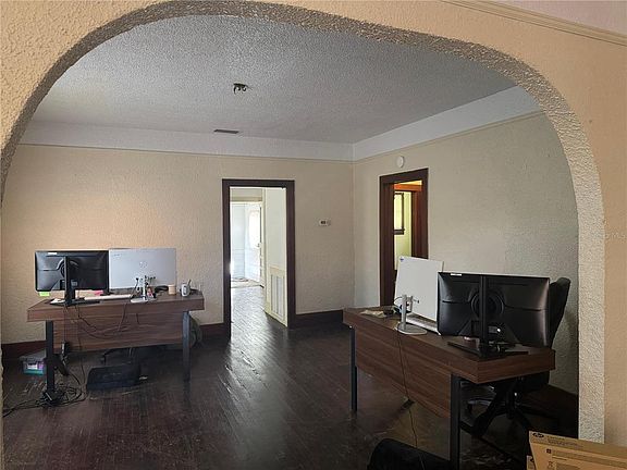 3rd image of 309 NE Sanchez Ave