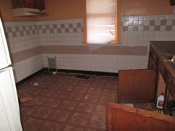 3rd image of 133 S 13th Ave