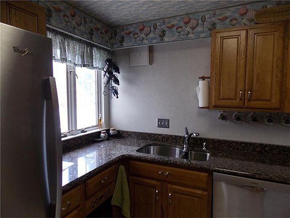 5th image of 304 E Loyalhanna St