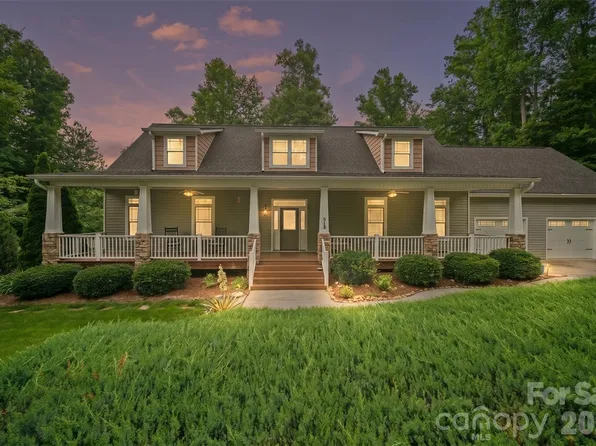 813 Beech Tree Pl, Hendersonville, NC 28792