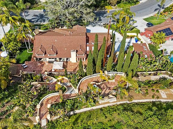 2nd image of 2969 Racetrack View Dr