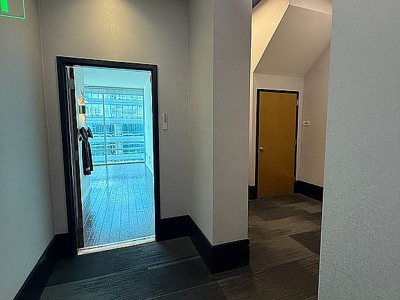 4th image of 923 Peachtree St NE Unit 2035