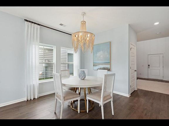 4th image of 121 Swaying Palm Dr