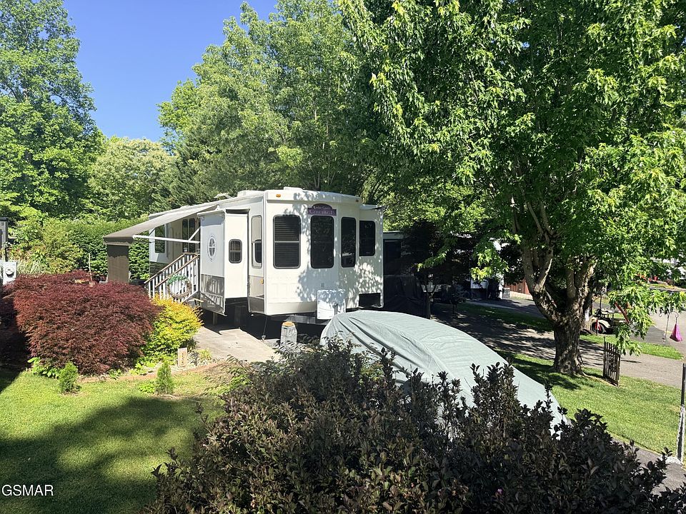 1st image of 4229 E Pkwy #153-lot 153