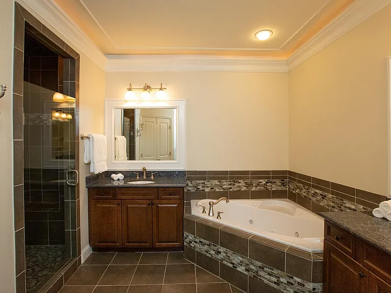 653 Lockton Pl — Photo 32