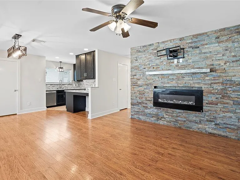 20729 Patriot Park Ln — Photo 9