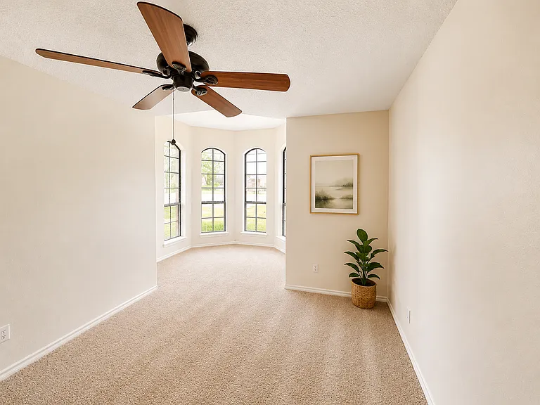698 Buttercup Dr — Photo 8
