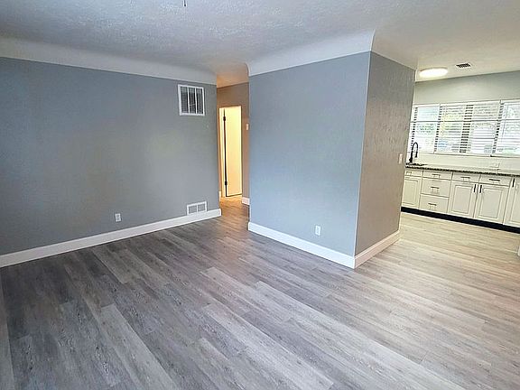 4th image of 4400 25th Ave N