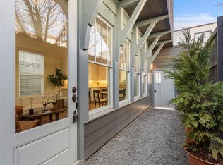 696 Arcos Way SE, Atlanta, GA 30315