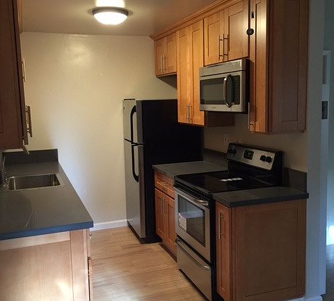 2nd image of 2124 Park Ave APT 25