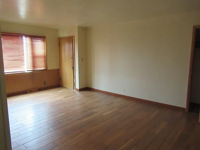 7527 W Melvina St #1 — Photo 6