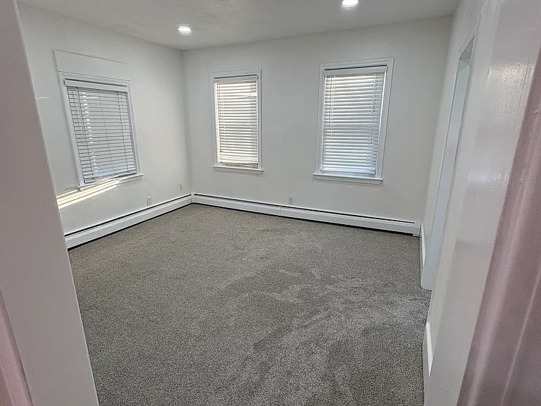 18 Allendale Ave #2 — Photo 4