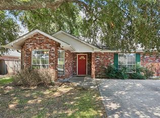 142 Star Pl, Belle Chasse, LA 70037