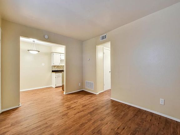 3rd image of 2401 Manor Rd APT 223