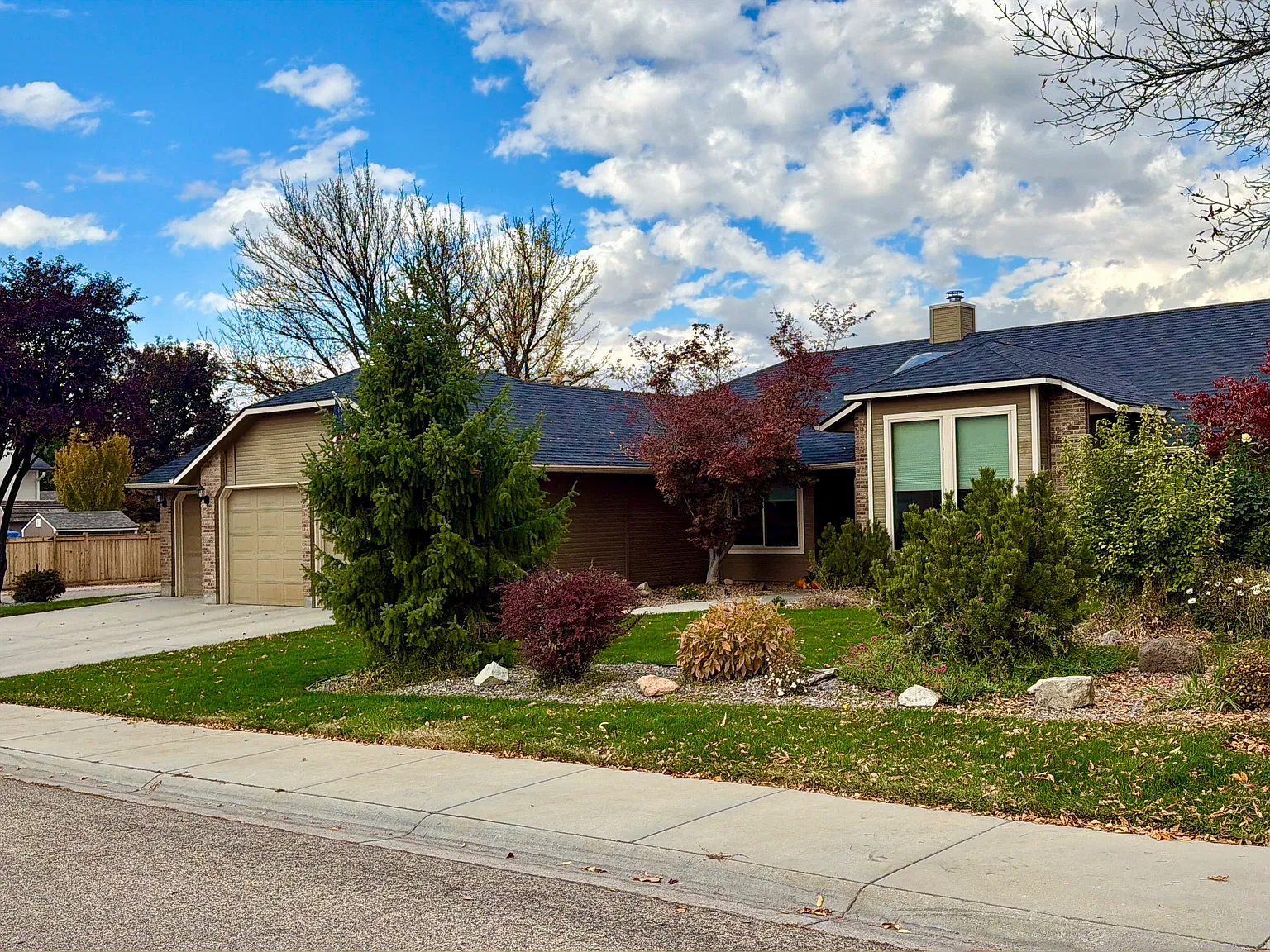 4 bed, 2189 sqft, $3,000 — Photo 2
