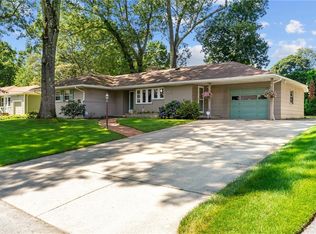 220 Deerfield Rd, Cranston, RI 02920