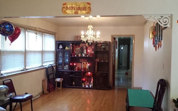 4th image of 6228 N Sacramento Ave