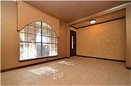4th image of 2422 Taylor Ln