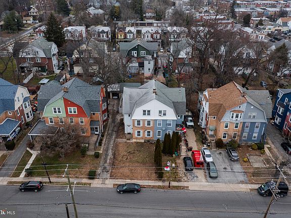 5th image of 107 E Stewart Ave