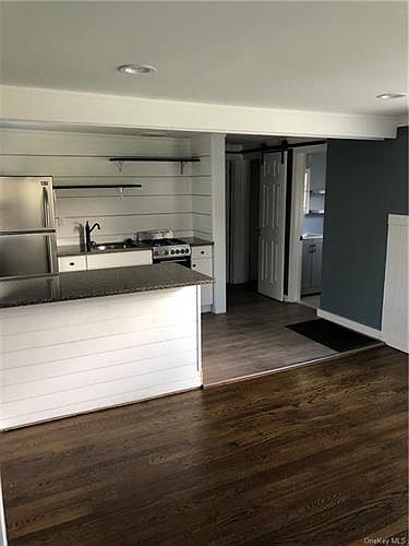1st image of 2 Anna St #A