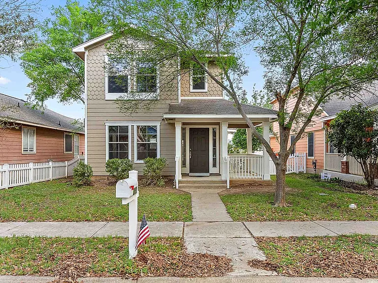 280 Strawn — Photo 1