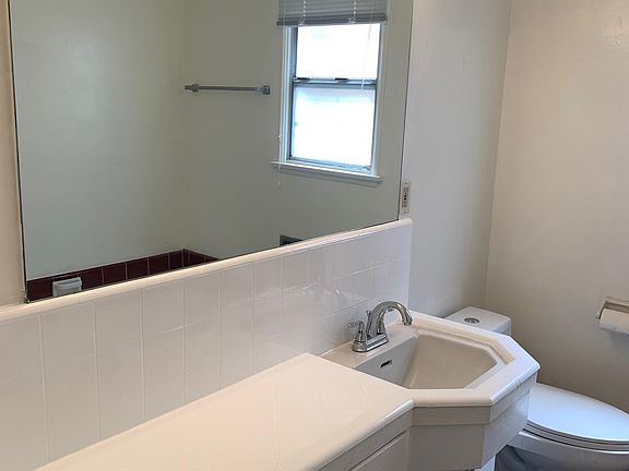 4th image of 12827 Burbank Blvd #2A