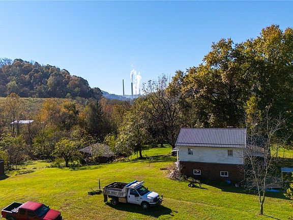 4th image of 54561 Lysien Rd