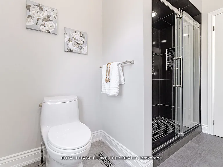 36 Louvain Dr — Photo 25