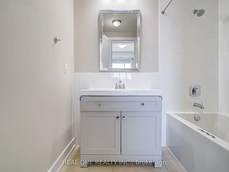 150 Main St W #409 — Photo 20