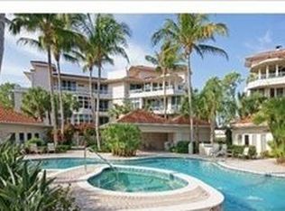 2640 Grey Oaks Dr N APT 26, Naples, FL 34105