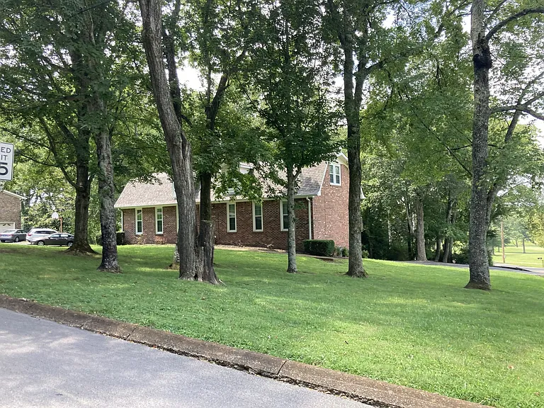 2202 Country Club Ln #B — Photo 8