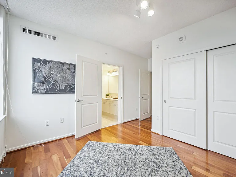 930 Wayne Ave #1205 — Photo 26