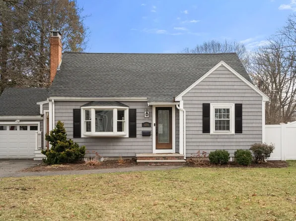 438 Mount Vernon St, Dedham, MA 02026