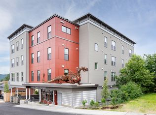 26 Hutchins St #206, Morrisville, VT 05661