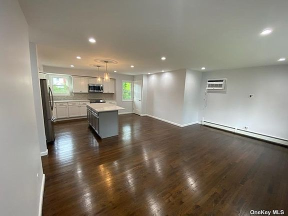 5th image of 155 Tell Ave