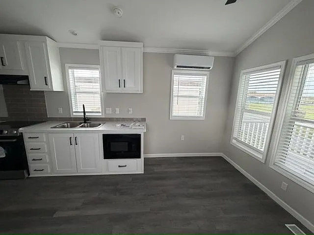 Sunshine MH & RV Resort — Photo 133