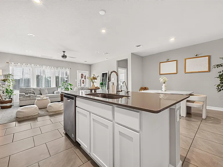 7211 Colwyn Bay Trl — Photo 20