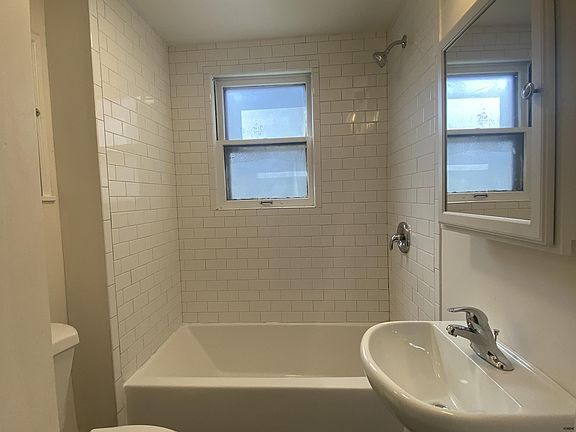 4th image of 1604 N Franklin Pl Unit 1
