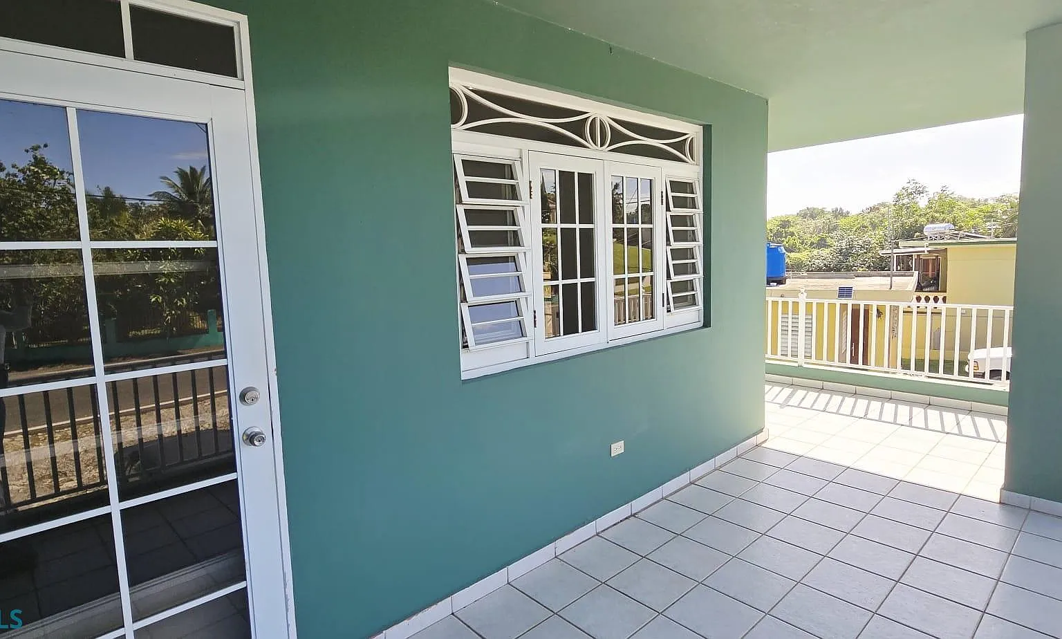 3 bed, 1.0 bath, 1200 sqft, $1,000 — Photo 3