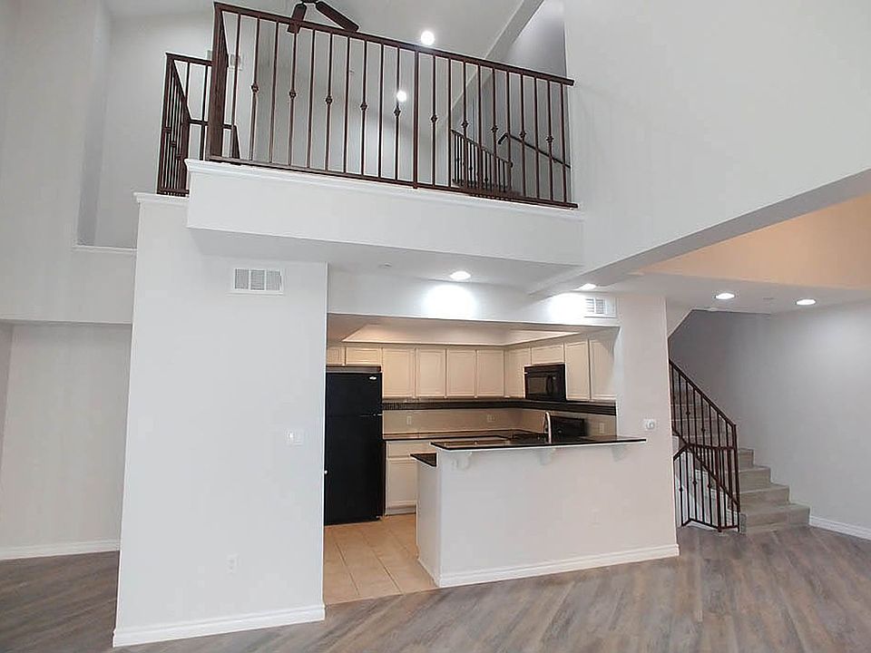 1st image of 11541 Blucher Ave #116