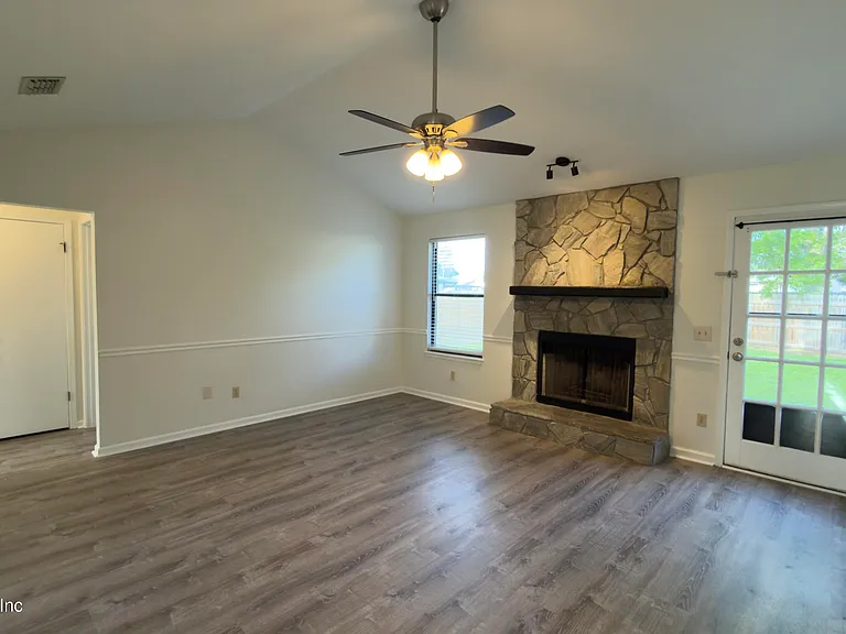 7914 Longshadow Ct — Photo 5