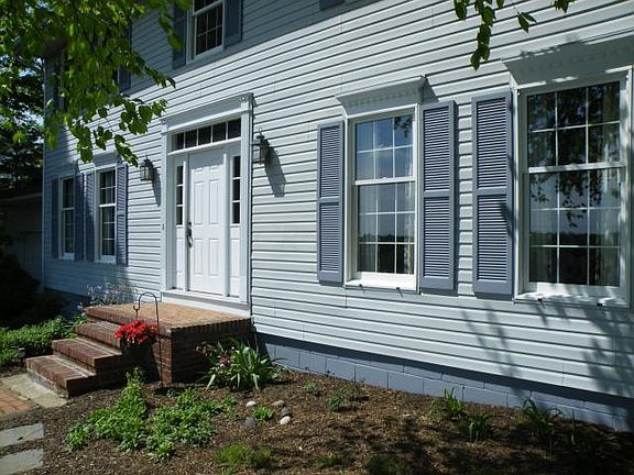 3rd image of 470 E Columbus St