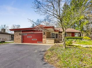 912 Midway Rd, Northbrook, IL 60062