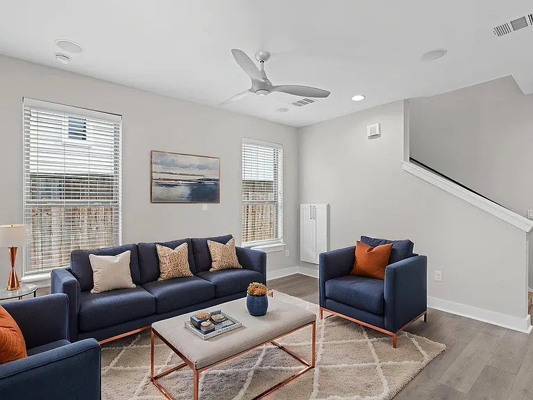 3010 E 18th 1/2 St #B — Photo 7