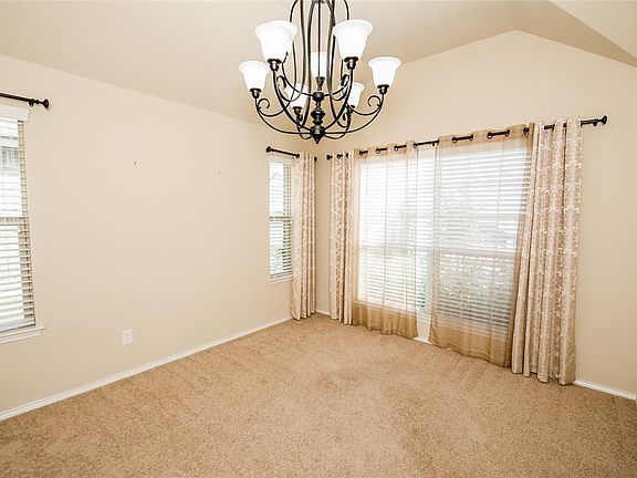 4th image of 225 Frontier Dr