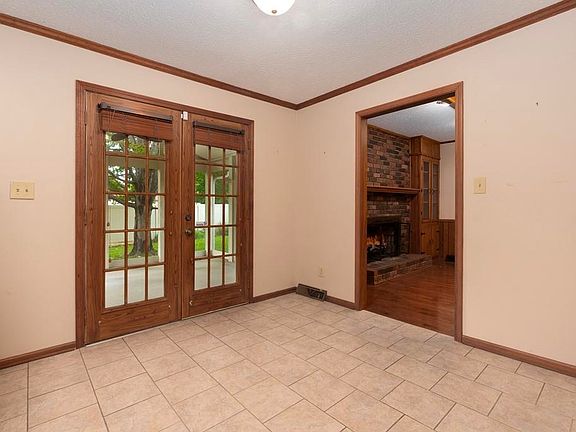 4th image of 2731 Thompson Dr