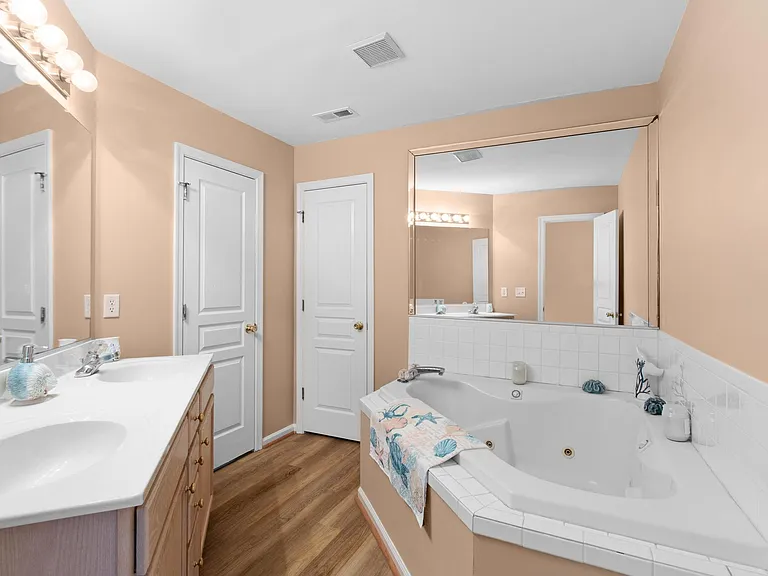 249 W Gilbert St — Photo 15