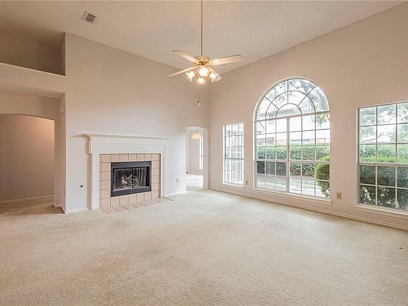 4th image of 4544 Queenswood Dr